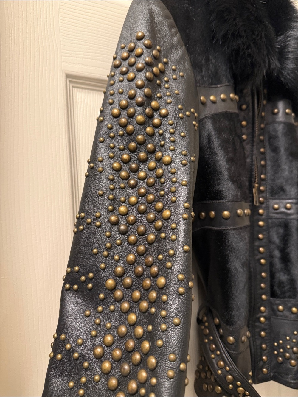 RARE Vintage CACHÉ Studded Leather Cowhide Fur Jacket Y2K Archival Mob Wife - Picture 5 of 14